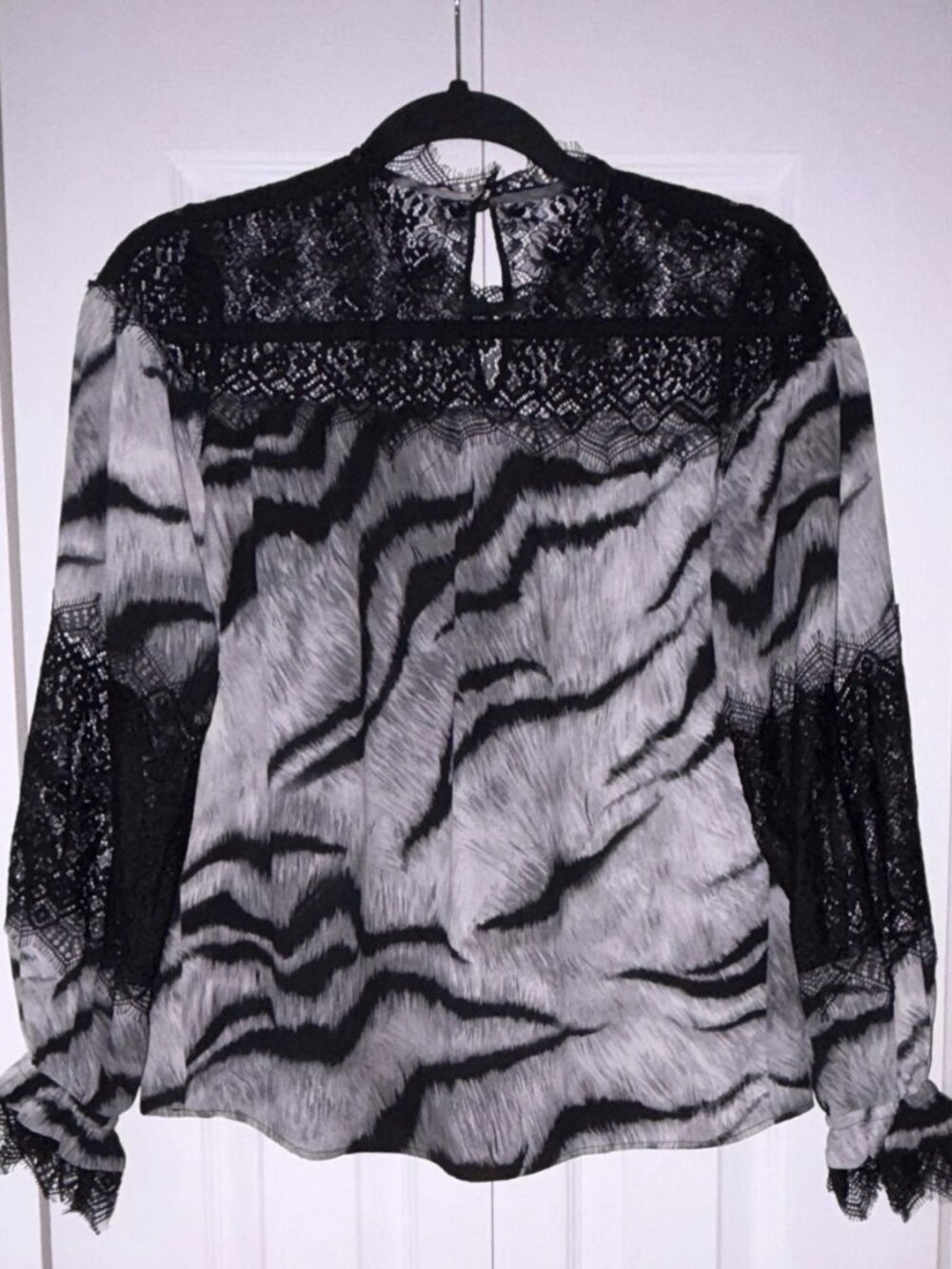 White House Black Market Black/White Long Sleeve Mock Neck Lace Blouse Size 2XS